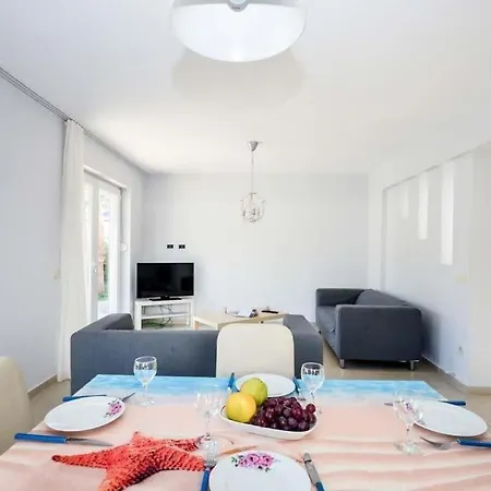Ahatli Sleeps 6 Pool Air Con 빌라 *