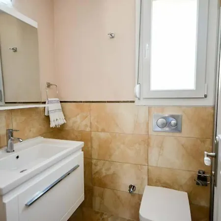 Ahatli Sleeps 6 Pool Air Con Ovacık