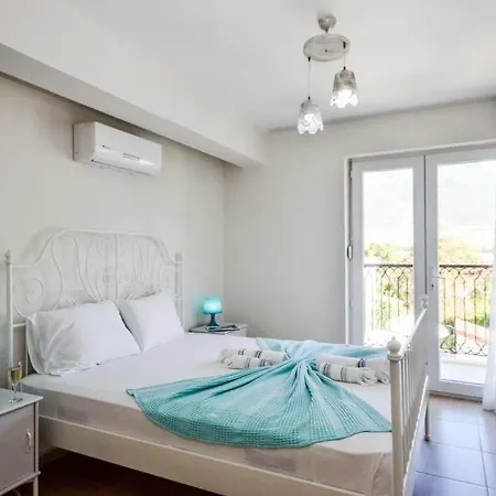 Ahatli Sleeps 6 Pool Air Con Ovacık